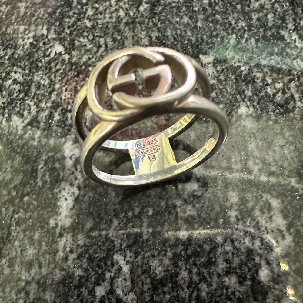 Gucci Interlocking G ring